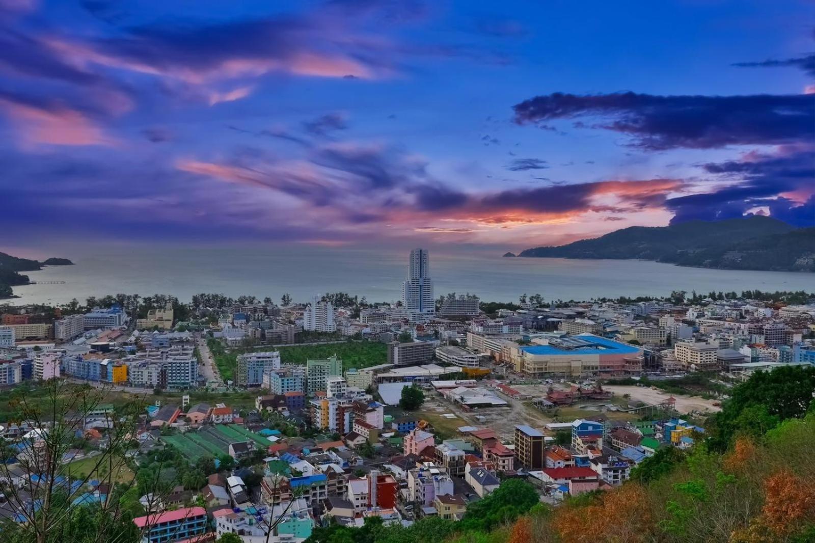 Fundee Boutique Hotel Patong Bagian luar foto