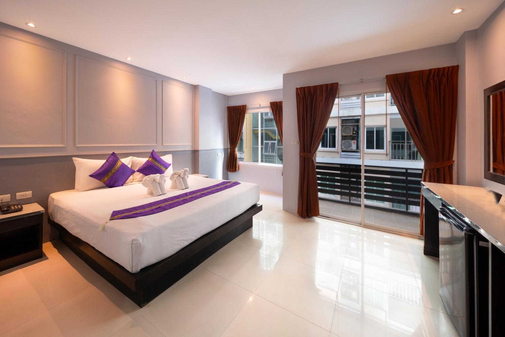 Fundee Boutique Hotel Patong Bagian luar foto