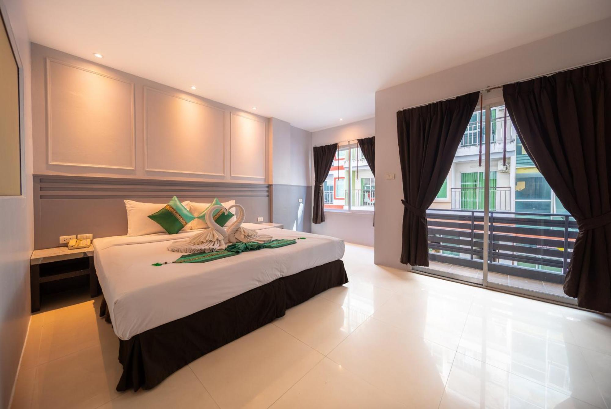 Fundee Boutique Hotel Patong Bagian luar foto