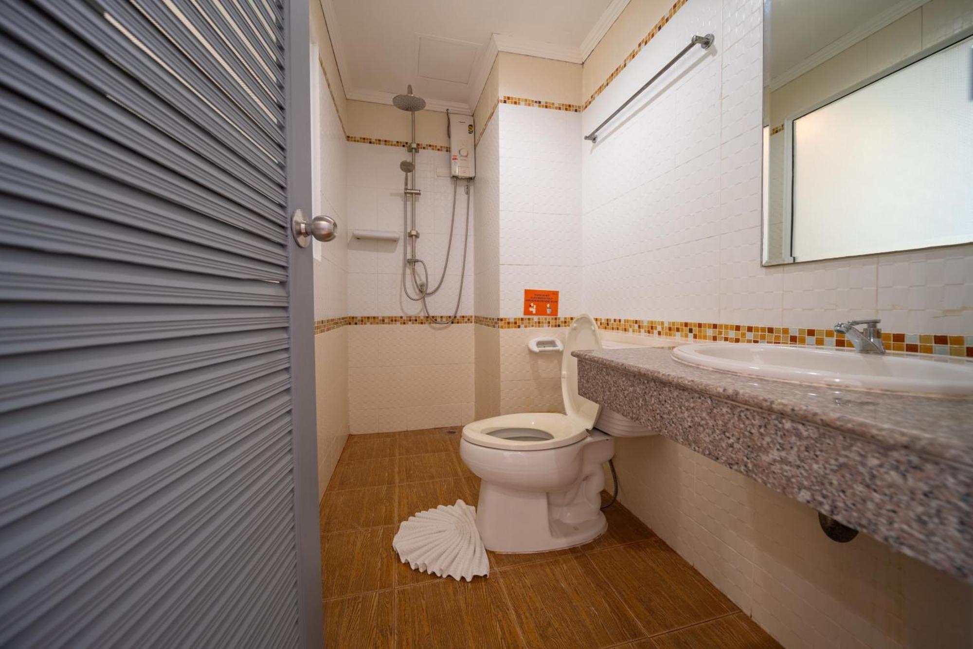 Fundee Boutique Hotel Patong Bagian luar foto
